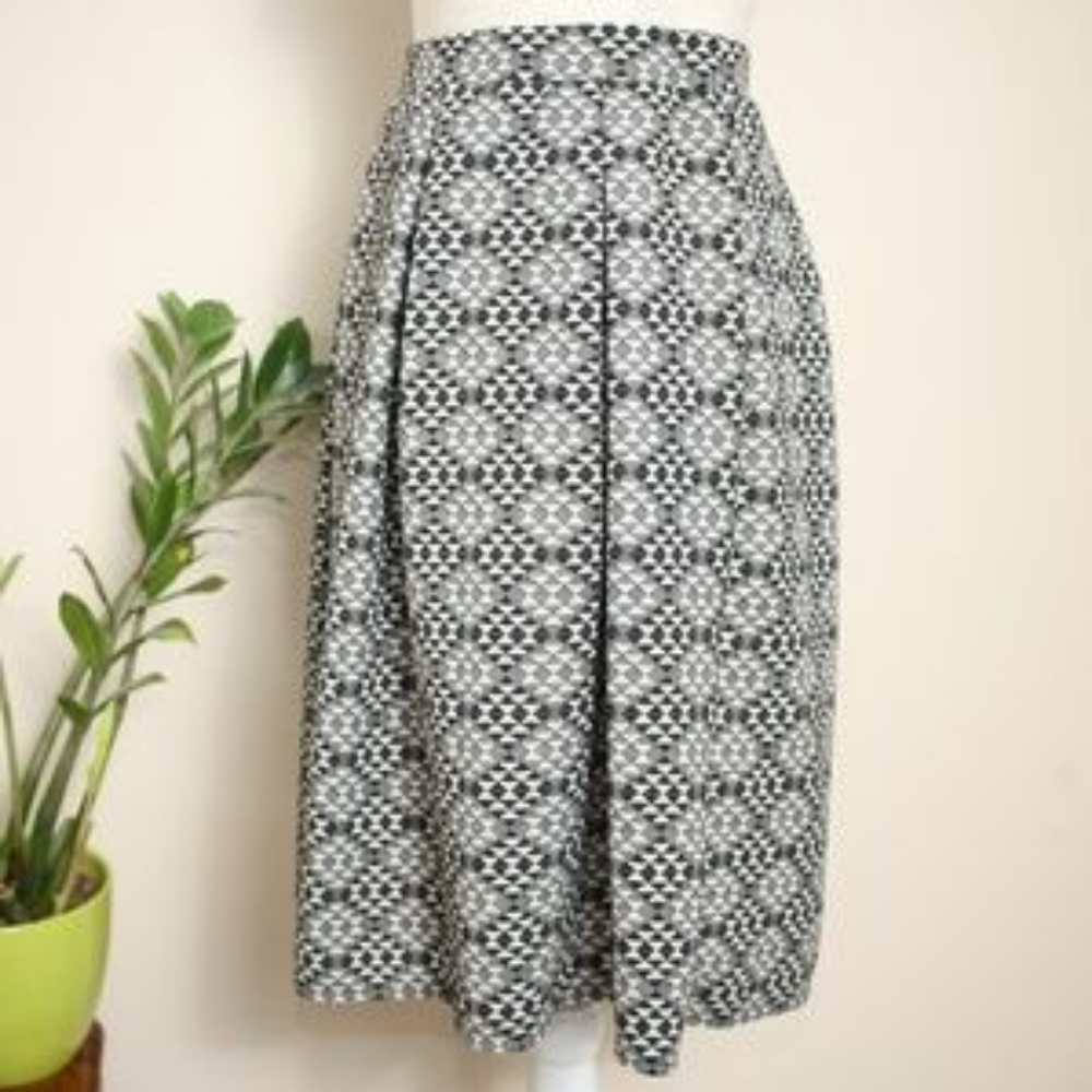 Joe B Triangle Print Gray Midi Skirt Small